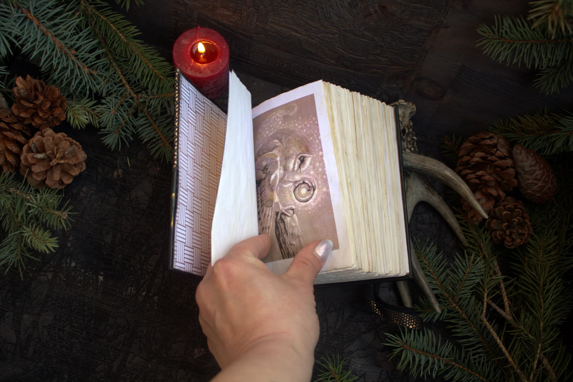 Handmade leather Grimoire A6 Journal with Lock and Key, Spell Book of Shadows thumbnail 3