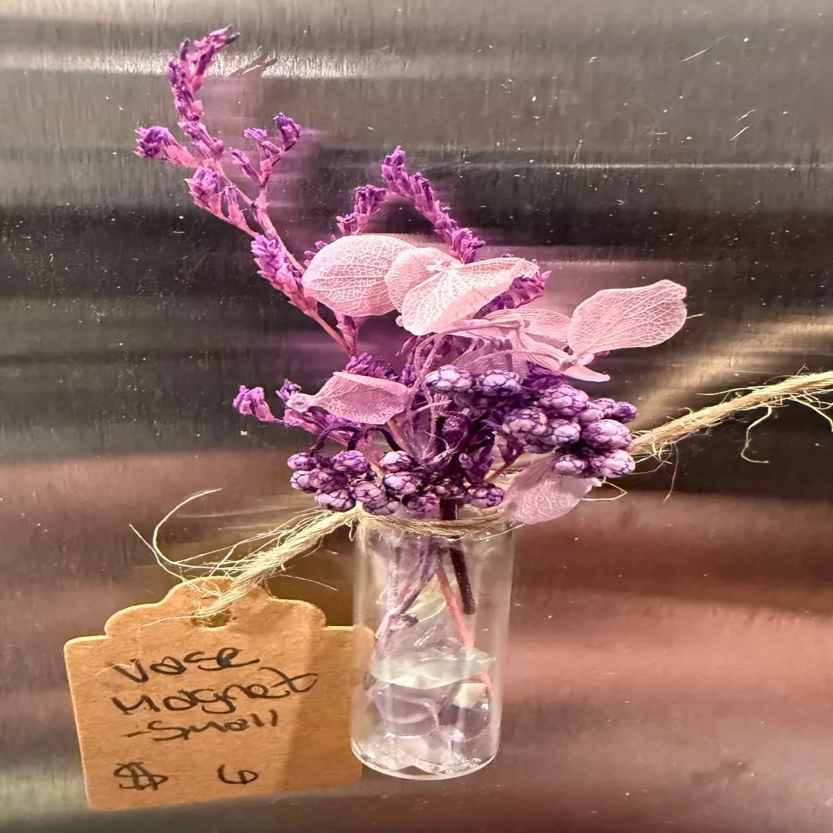 Small Vase Magnet 6 - Image 1