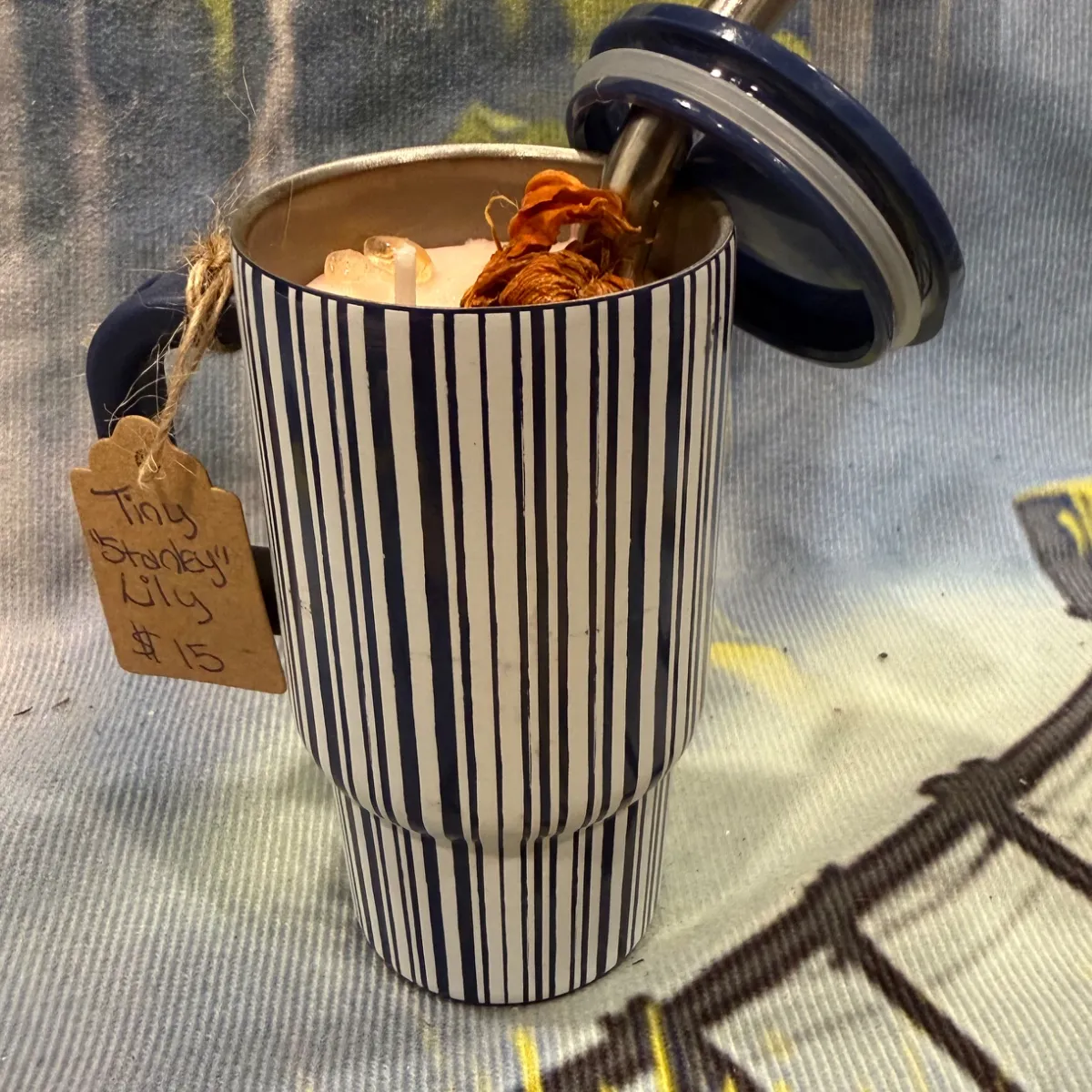 Tiny Tumbler Lily Candle thumbnail 2