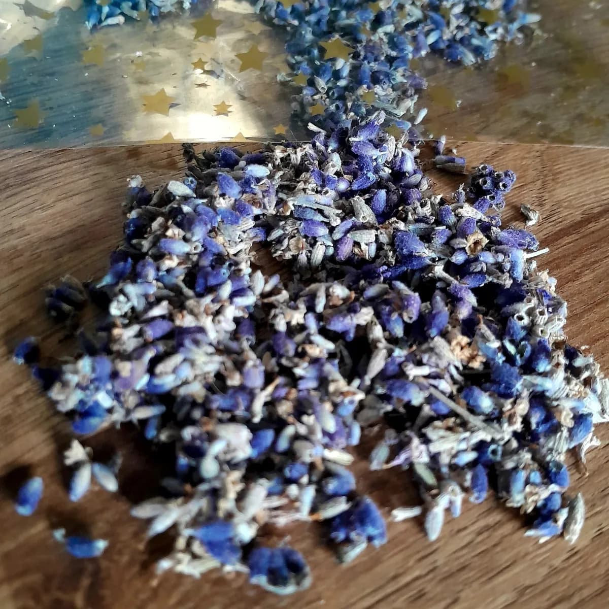 Dried lavender flowers, approx 20g, grown organically. thumbnail 3