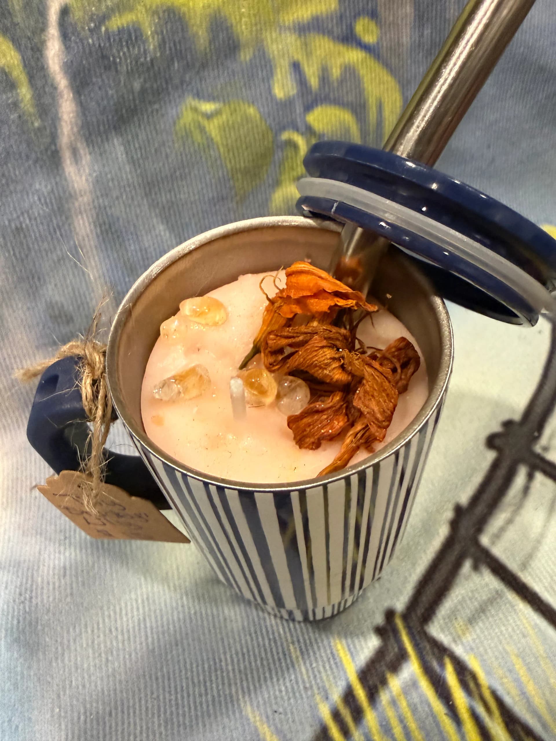 Tiny Tumbler Lily Candle - Image 1