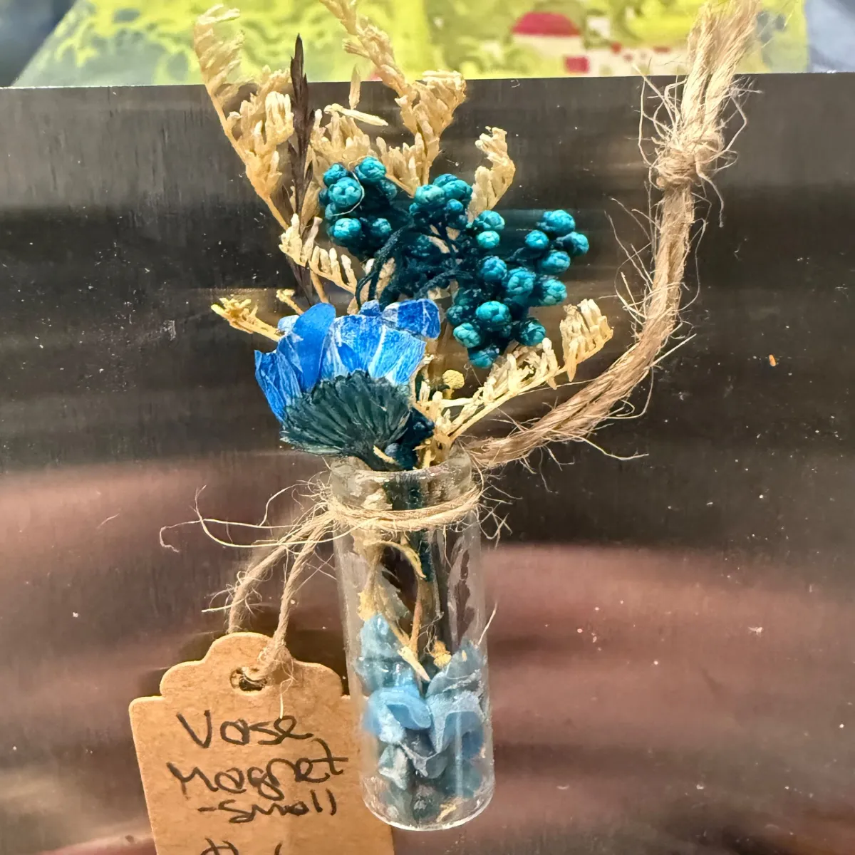 Small Vase Magnet 3 - Image 1